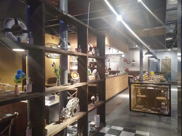 食之秀自動燒烤設備廠提供燒烤店用自動燒烤機、桌椅餐具等整店設備供應