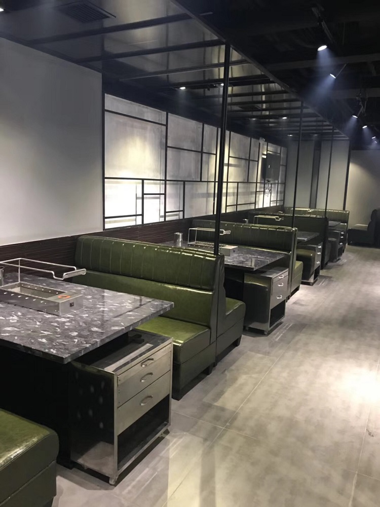 食之秀自動燒烤設備廠提供燒烤店用自動燒烤機、桌椅餐具等整店設備供應