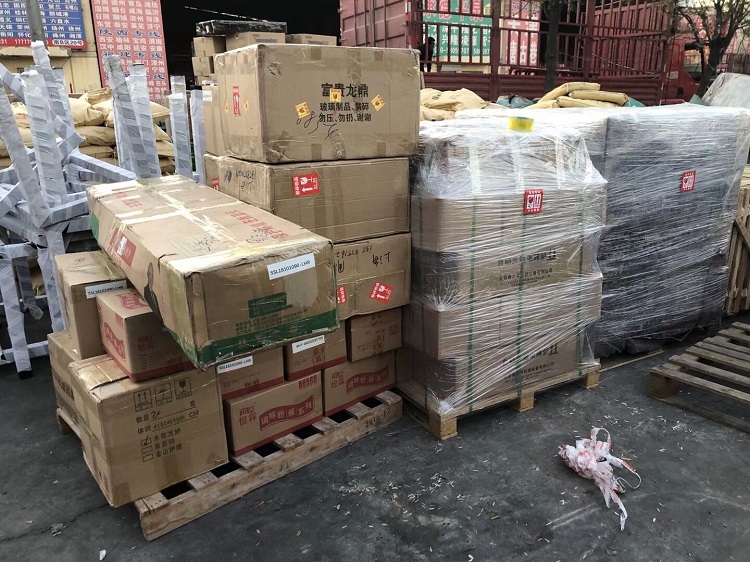 食之秀自動(dòng)燒烤設(shè)備廠提供燒烤店用自動(dòng)燒烤機(jī)、桌椅餐具等整店設(shè)備供應(yīng) 串越時(shí)光燒烤加盟店為英國客戶DUKE定做的電熱自動(dòng)燒烤爐配大理石燒烤桌裝車發(fā)貨中