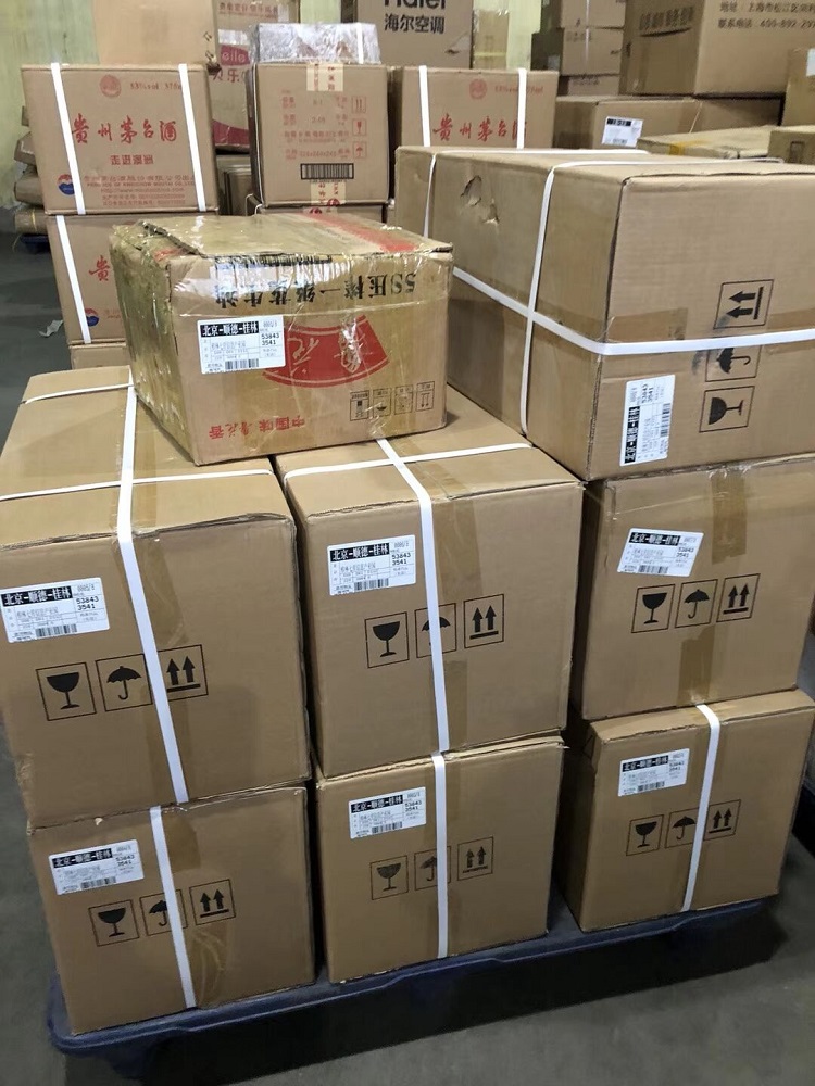 食之秀自動燒烤設(shè)備廠提供燒烤店用自動燒烤機、桌椅餐具等整店設(shè)備供應(yīng) 串越時光燒烤店為廣西桂林李老板定做的17臺木炭自動升降燒烤爐發(fā)貨中