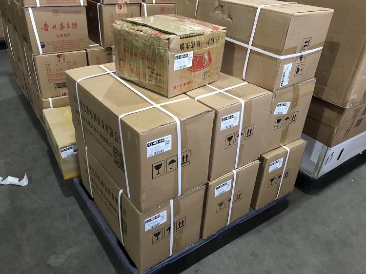 食之秀自動燒烤設(shè)備廠提供燒烤店用自動燒烤機、桌椅餐具等整店設(shè)備供應(yīng) 串越時光燒烤店為廣西桂林李老板定做的17臺木炭自動升降燒烤爐發(fā)貨中