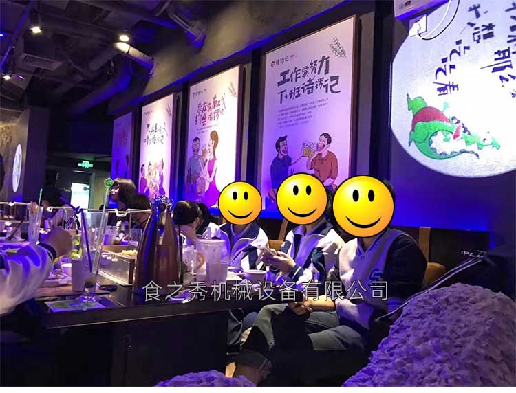 廣州諸鑼記木炭燒烤與自釀啤酒宵夜+酒吧形式的餐廳 廣州諸鑼記燒烤加盟怎么樣,廣州諸鑼記特色自助燒烤加盟需要多少錢