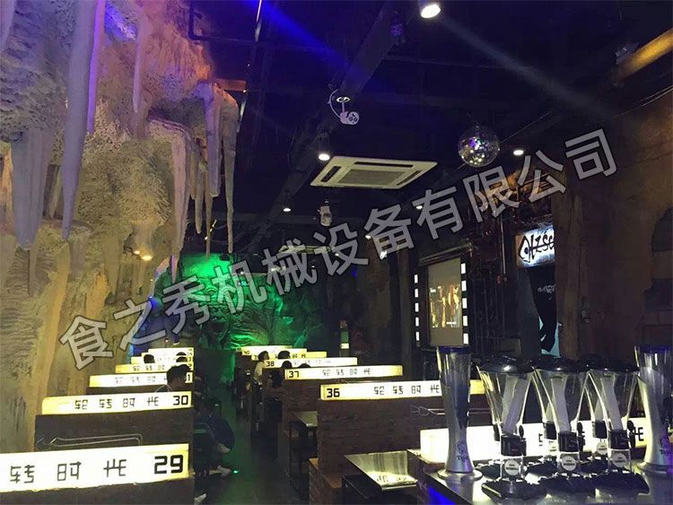 食之秀自動燒烤設(shè)備廠提供燒烤店用自動燒烤機、桌椅餐具等整店設(shè)備供應(yīng) 很久以前燒烤店