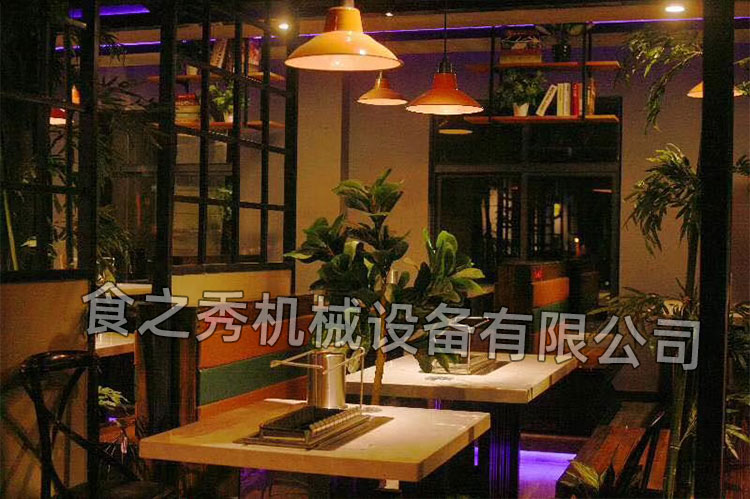 食之秀自動燒烤設備廠提供燒烤店用自動燒烤機、桌椅餐具等整店設備供應