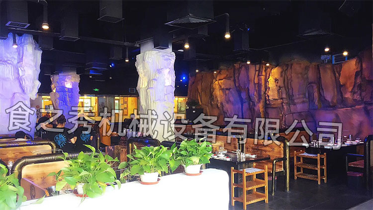 食之秀自動燒烤設備廠提供燒烤店用自動燒烤機、桌椅餐具等整店設備供應