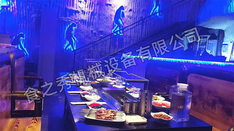 食之秀自動燒烤設備廠提供燒烤店用自動燒烤機、桌椅餐具等整店設備供應