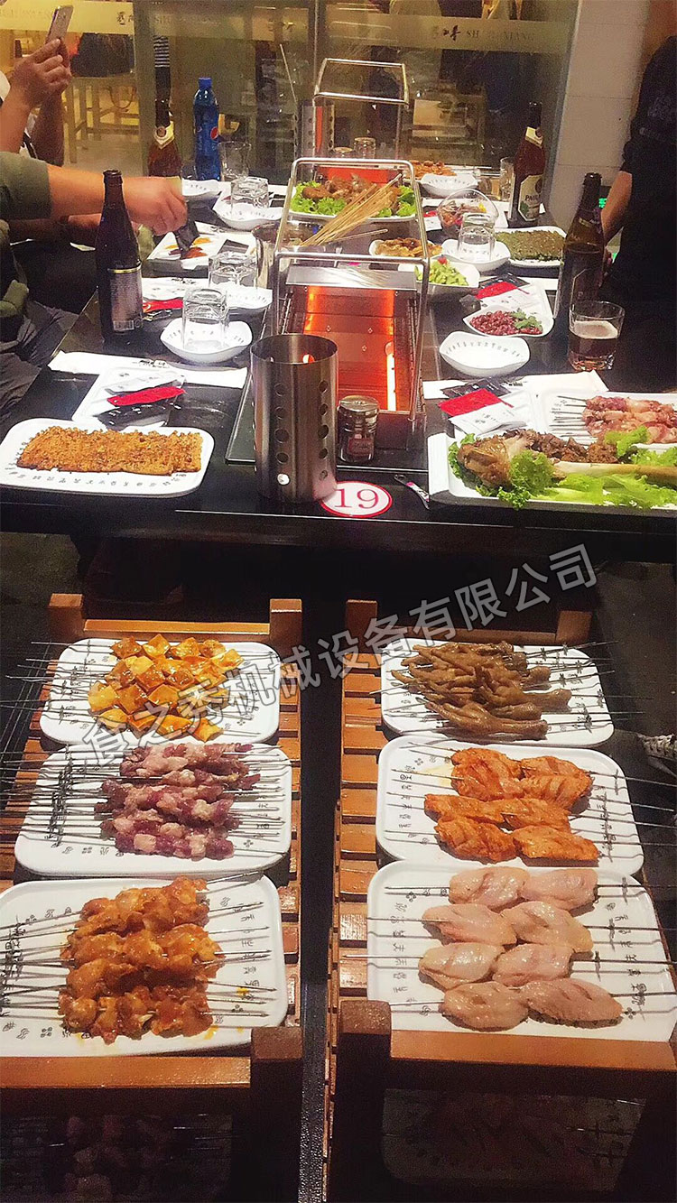 食之秀自動燒烤設備廠提供燒烤店用自動燒烤機、桌椅餐具等整店設備供應