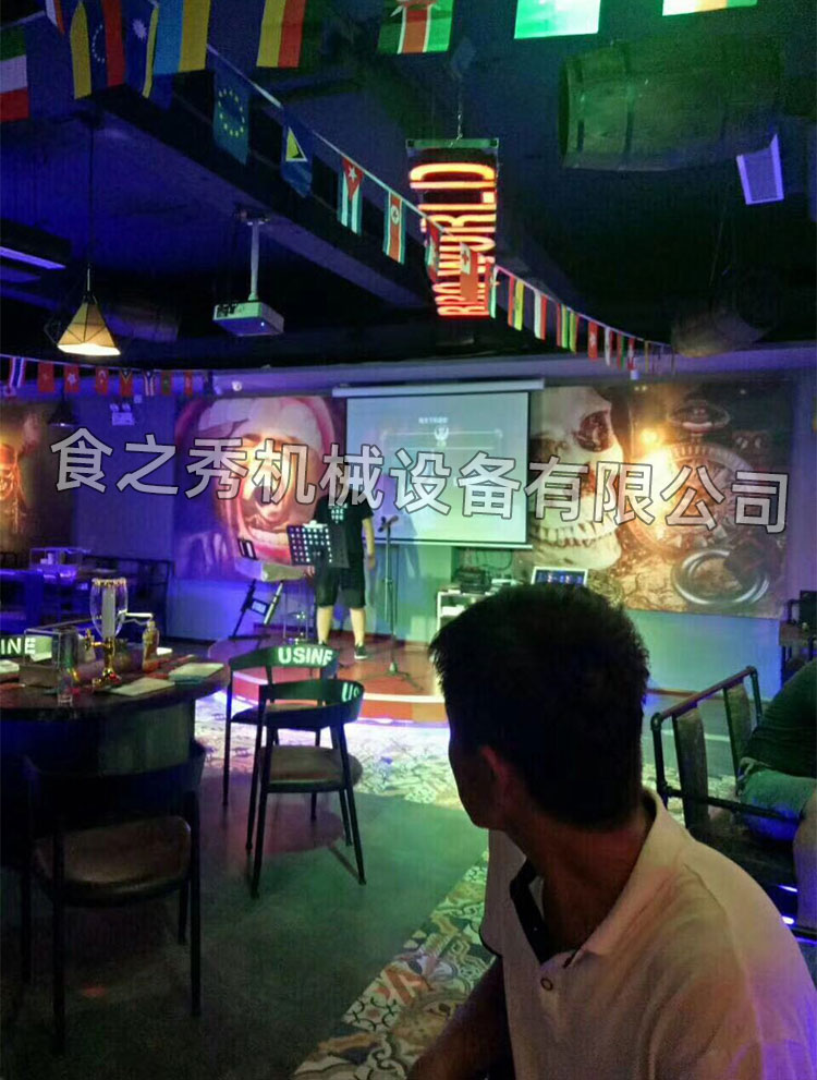 食之秀自動燒烤設(shè)備廠提供燒烤店用自動燒烤機、桌椅餐具等整店設(shè)備供應(yīng) 食之秀自動燒烤設(shè)備廠提供燒烤店用自動燒烤機、桌椅餐具等整店設(shè)備供應(yīng)