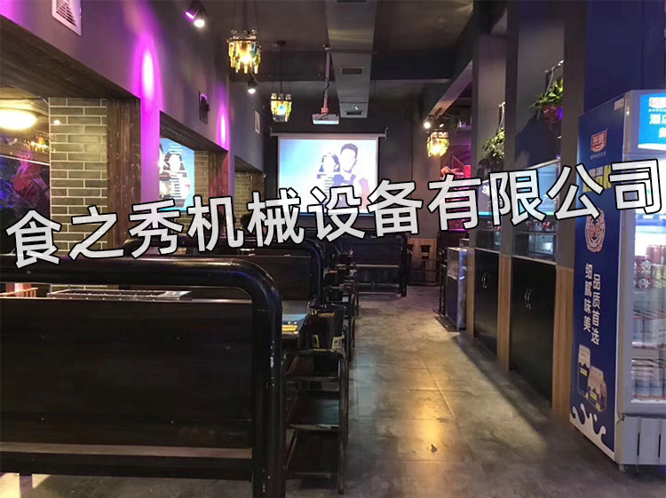 食之秀自動燒烤設(shè)備廠提供燒烤店用自動燒烤機、桌椅餐具等整店設(shè)備供應(yīng)