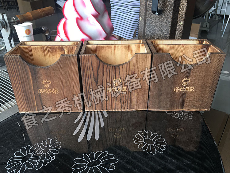 食之秀自動燒烤設(shè)備廠提供燒烤店用自動燒烤機、桌椅餐具等整店設(shè)備供應(yīng)