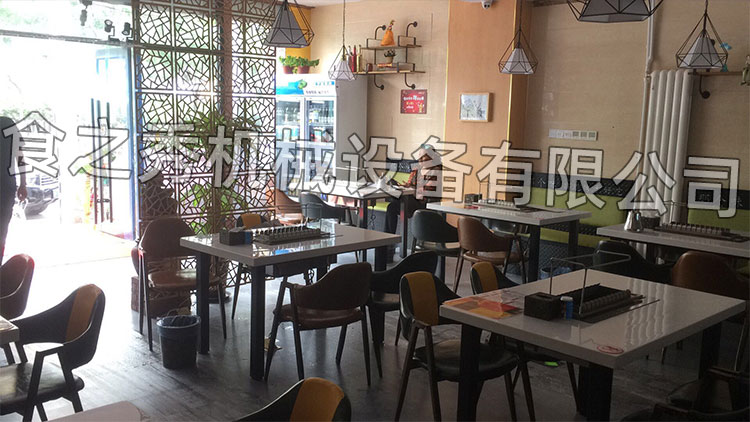 食之秀自動燒烤設備廠提供燒烤店用自動燒烤機、桌椅餐具等整店設備供應
