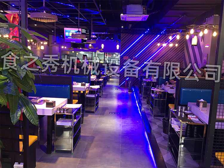 食之秀自動燒烤設備廠提供燒烤店用自動燒烤機、桌椅餐具等整店設備供應