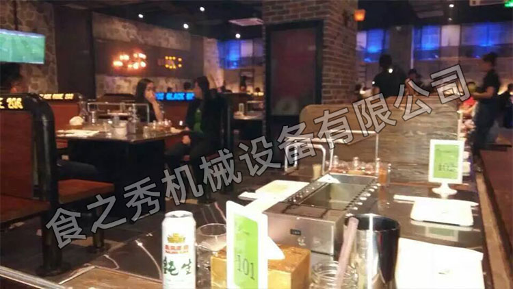 食之秀自動(dòng)燒烤設(shè)備廠提供燒烤店用自動(dòng)燒烤機(jī)、桌椅餐具等整店設(shè)備供應(yīng) 食之秀自動(dòng)燒烤設(shè)備廠提供燒烤店用自動(dòng)燒烤機(jī)、桌椅餐具等整店設(shè)備供應(yīng)