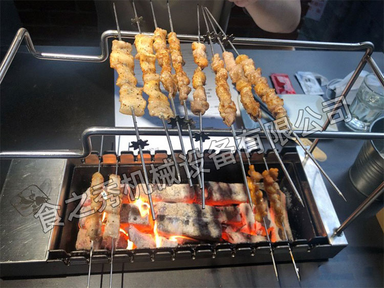 食之秀自動燒烤設(shè)備廠提供燒烤店用自動燒烤機、桌椅餐具等整店設(shè)備供應(yīng) 食之秀自動燒烤設(shè)備廠提供燒烤店用自動燒烤機、桌椅餐具等整店設(shè)備供應(yīng)