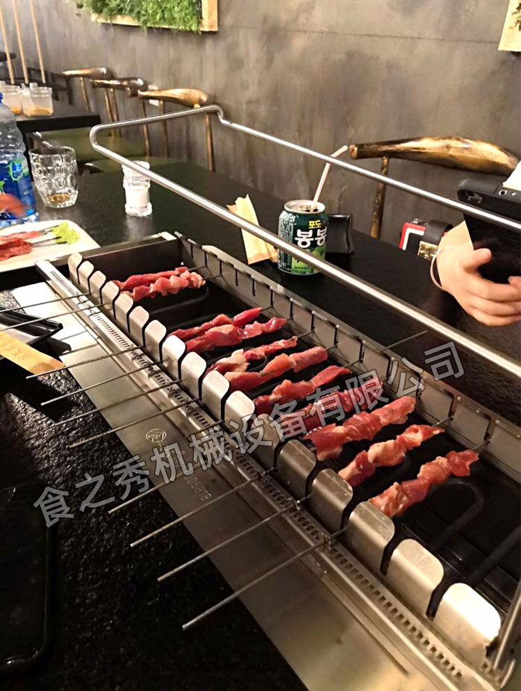 食之秀自動燒烤設(shè)備廠提供燒烤店用自動燒烤機(jī)、桌椅餐具等整店設(shè)備供應(yīng) 食之秀自動燒烤設(shè)備廠提供燒烤店用自動燒烤機(jī)、桌椅餐具等整店設(shè)備供應(yīng)